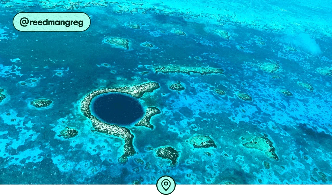 Descripción de la imagen: Vista aérea del Gran Agujero Azul, foto tomada por @reedmangreg