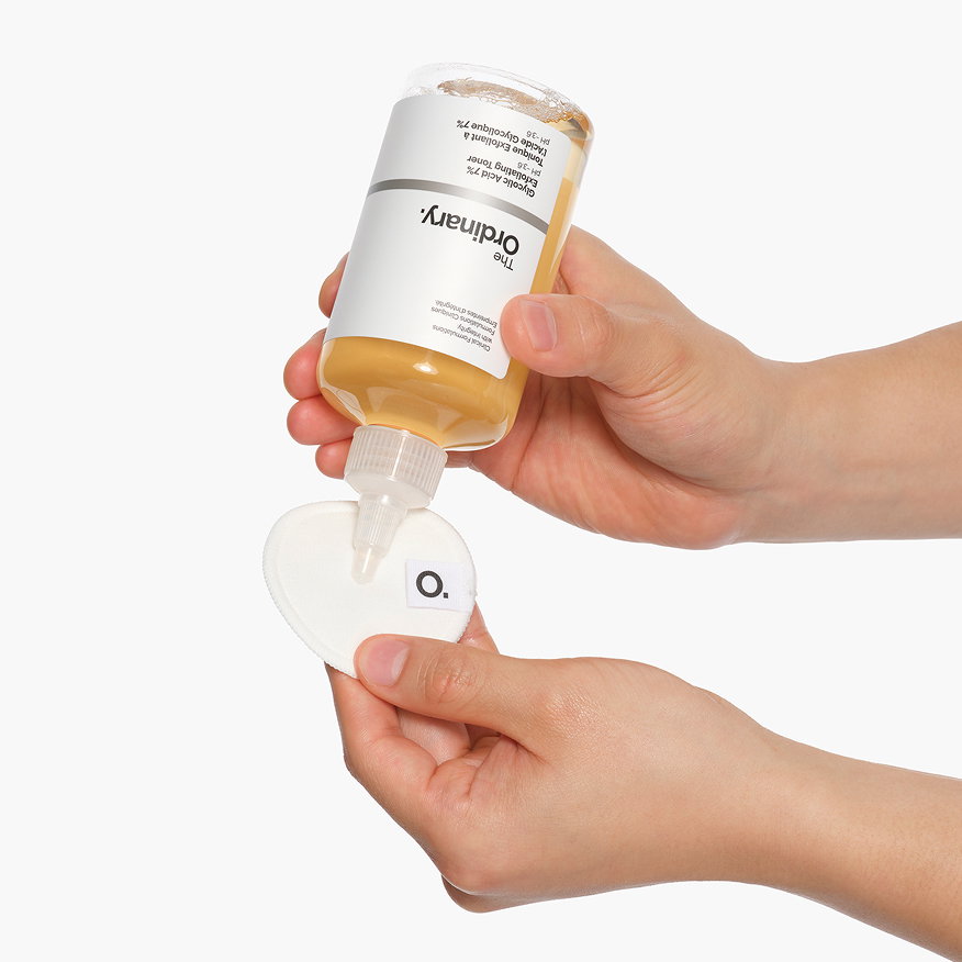 Receive a complimentary reuseable rounds when you purchase a Glycolic Acid 7% Exfoliating Toner. 