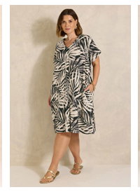 EVANS Curve Black Mono Palm Pleat Dress