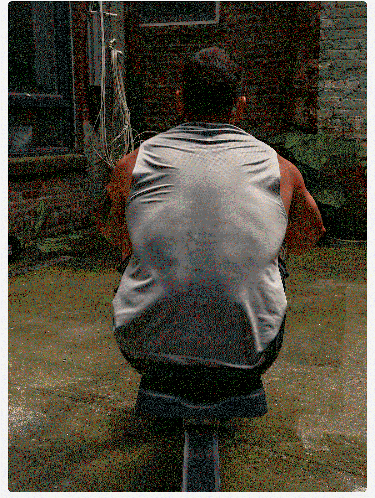 GIF: Lifestyle in-gym training image in Interval Muscle Tee