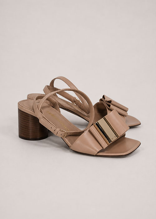 Ferragamo - Beige Leather Bow Toe Strappy Sandal Heels Sz 6.5