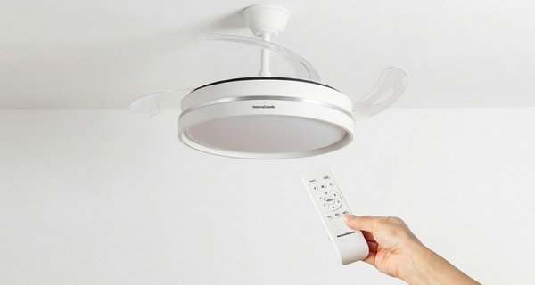 Ventilateur plafond InnovaGoods avec éclairage et pales rétractables