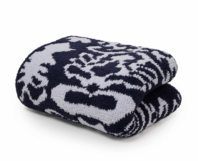 Link to Damask Throw in Dark Navy and Ice Blue