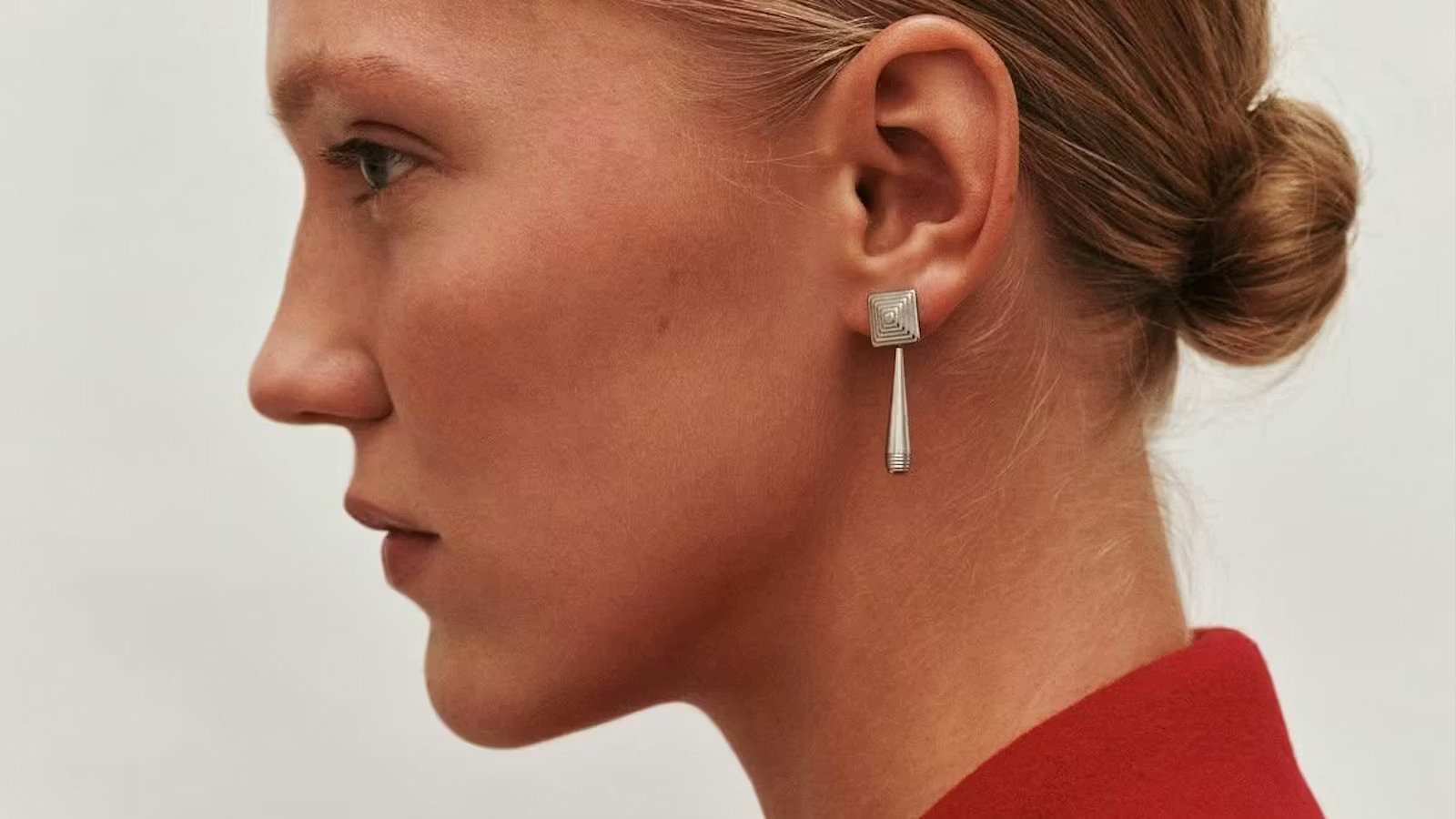 The Vintage-Inspired Jewelry Trend Fashion Girls Are Obsessed With Right Now