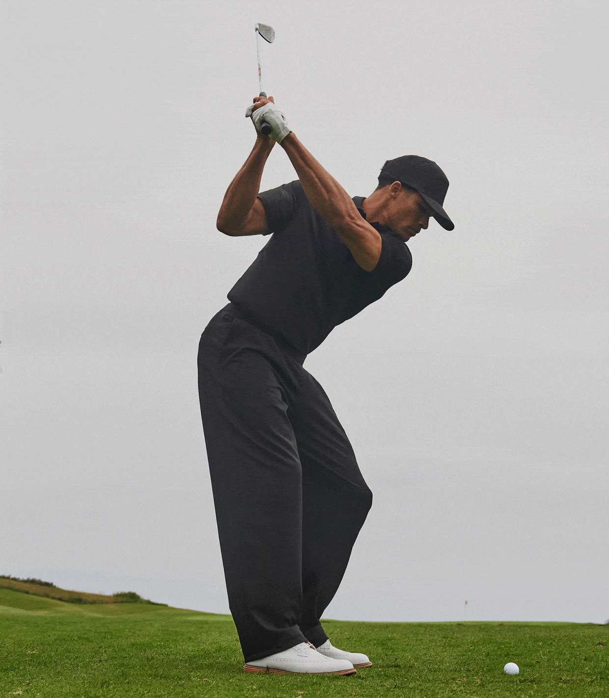 The Daydrift™ Trouser keeps your fit easy and your swing fluid.