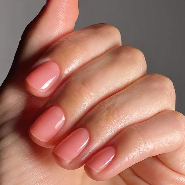 Statt klassischem Nagellack benutzen wir jetzt „Nagel-Glanz“