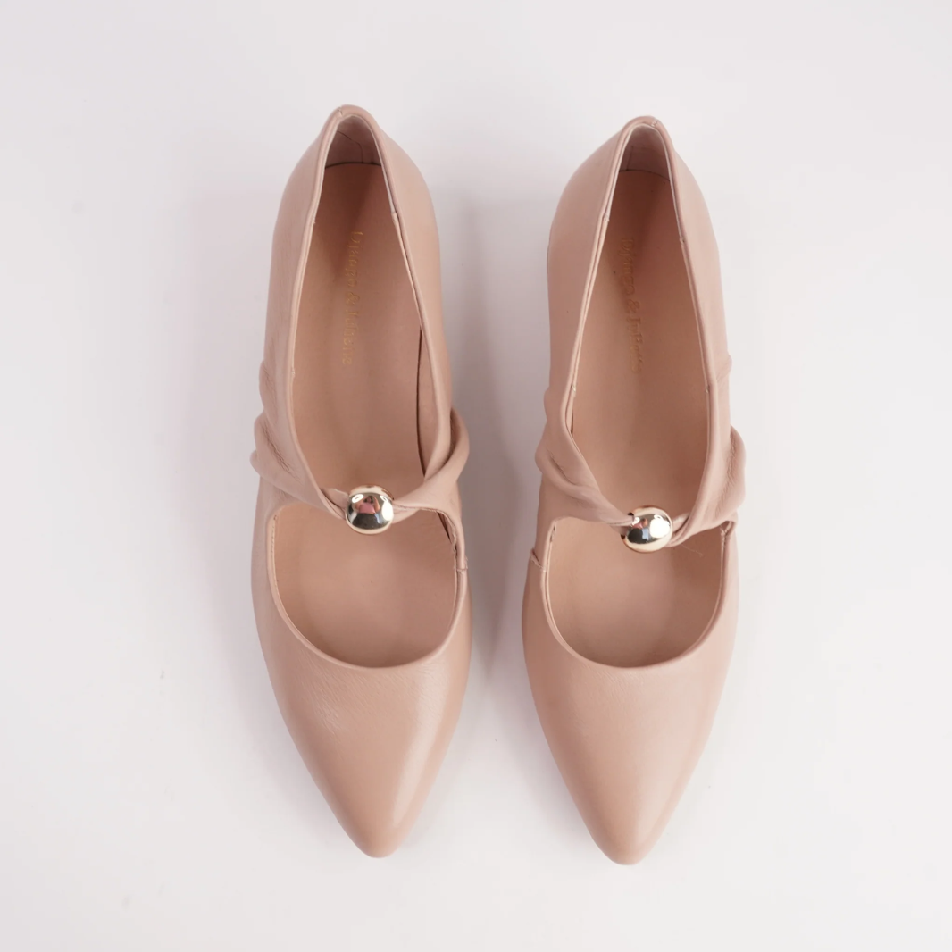 Nude Flats