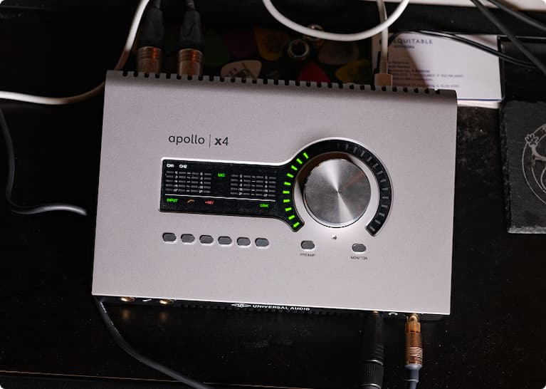 UA Apollo X4