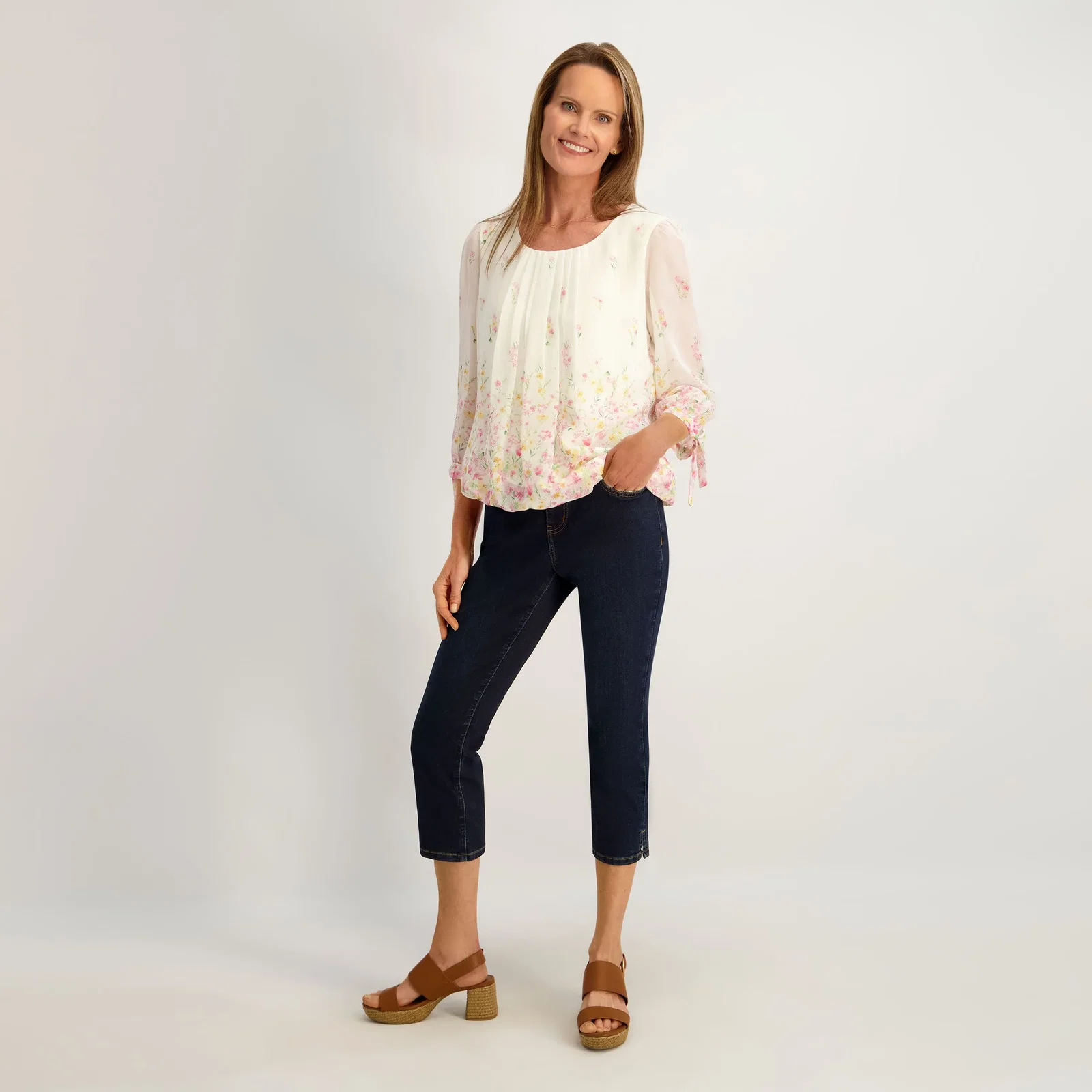 Image of Westport Signature Side Slit Capri in Rinse