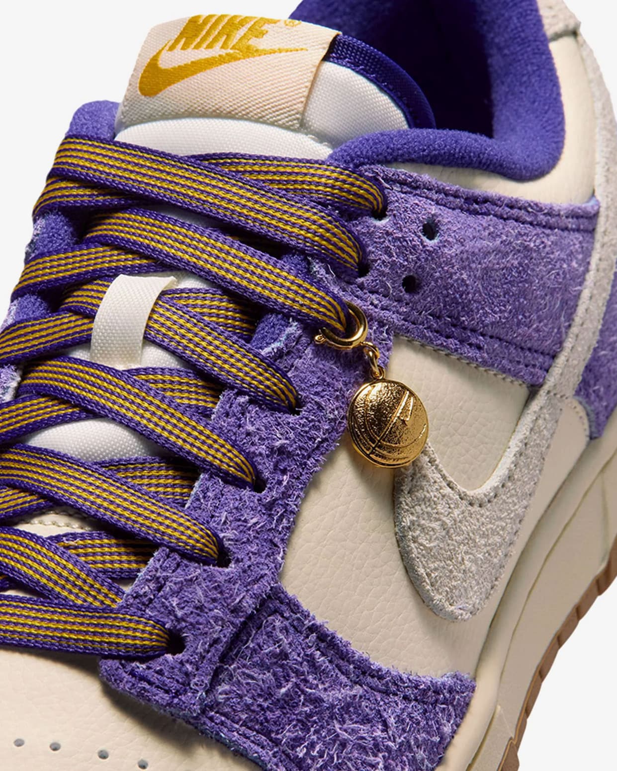 Nike Sportswear at Sneakersnstuff