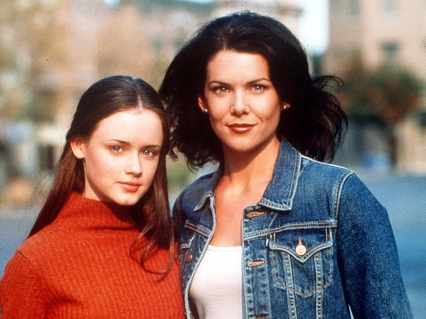 You Can Buy Rory & Lorelai’s ‘Gilmore Girls’ House For This Jaw-Dropping Price