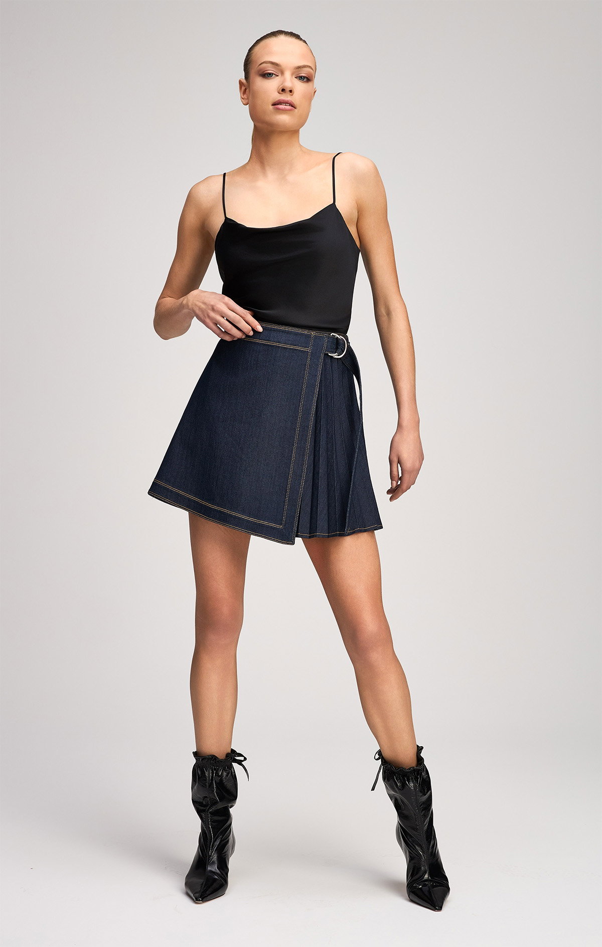 https://cinqasept.nyc/products/tammi-skirt-in-indigo-zs6571502z?variant=48119496310999