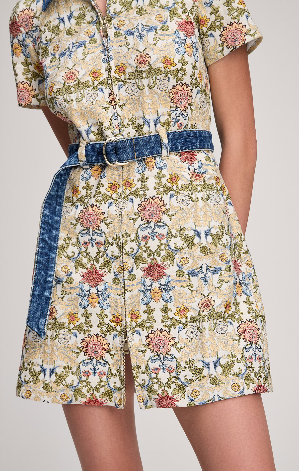 https://cinqasept.nyc/collections/heat-wave-style/products/zip-front-bea-dress-in-cream-multi-zd357411971z