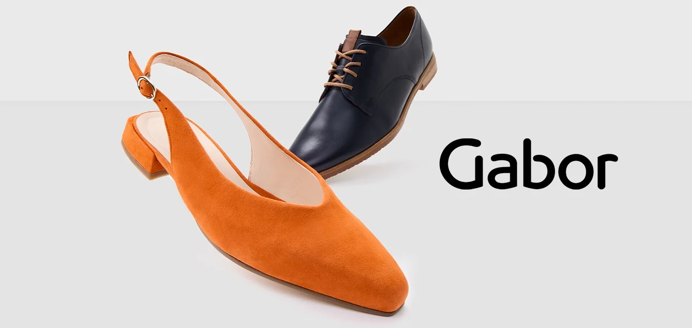 Oranje nubuck slingback schoen met een puntige neus en een lage hak, naast een zwarte leren veterschoen met een ronde neus en bruine accenten.