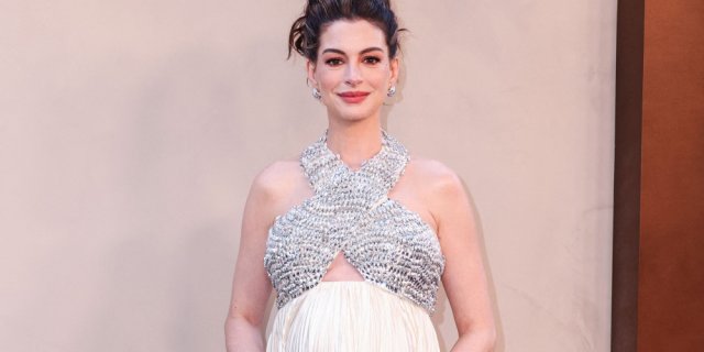 Anne Hathaway grossesse 43 ans