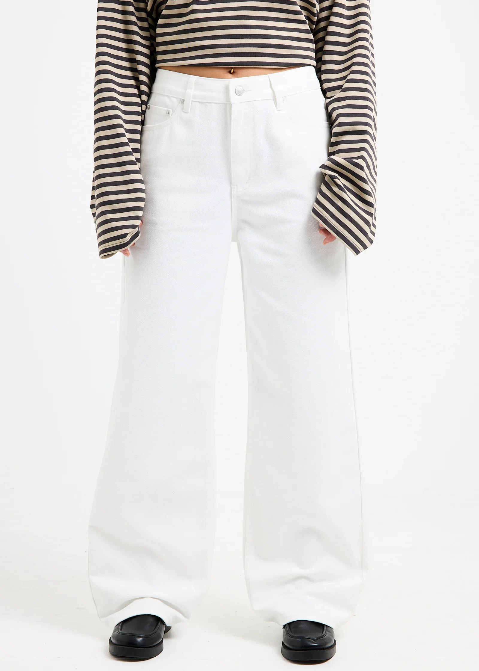 Image of Alexa Mid Rise Relaxed Denim Jeans