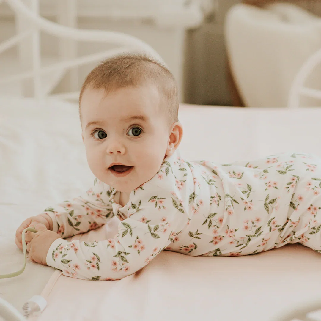 Image of Primrose Print on Off-White Sleeper