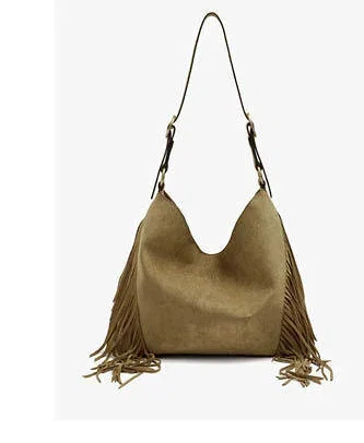 Shoulder bag with leather-effect and long fringes