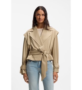 Gabardina corta con cinturón beige