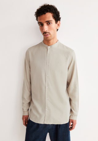 VAALERONIMUS LINEN SHIRT