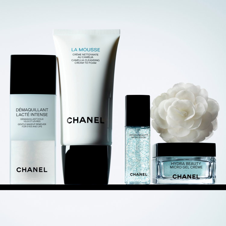 THE ESSENTIAL CAMELLIA-INFUSED ROUTINE