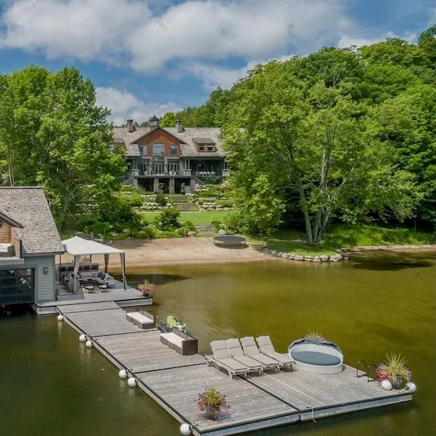 Find a vacation home in Muskoka Lakes, Ontario.