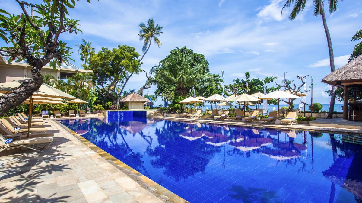 North Bali Beachfront Oasis with Daily Breakfast, Nightly Dinner, Cocktails & Dolphin Tour
