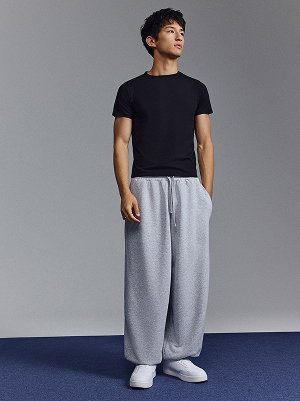 Pantaloni baggy