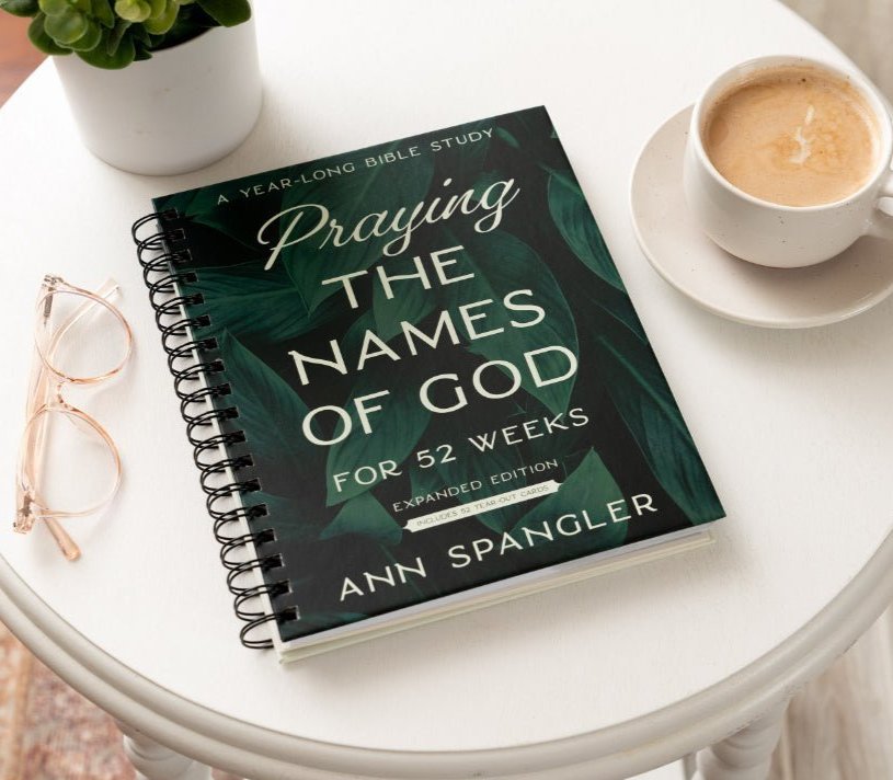 Praying the Names of God for 52 Weeks with Bonus Tear-Out Cards