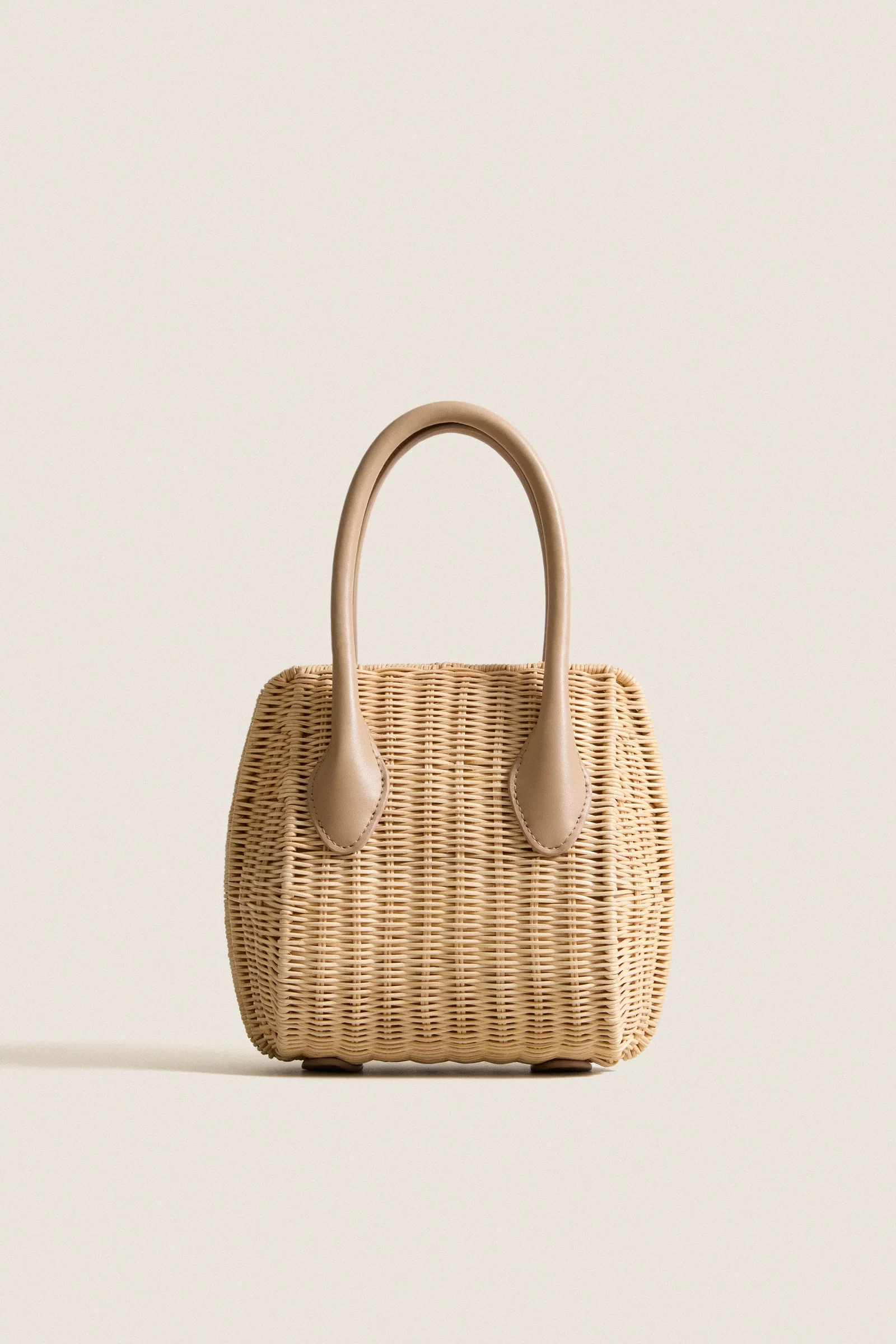 Image of Natural Wicker Wave Top Handle Bag