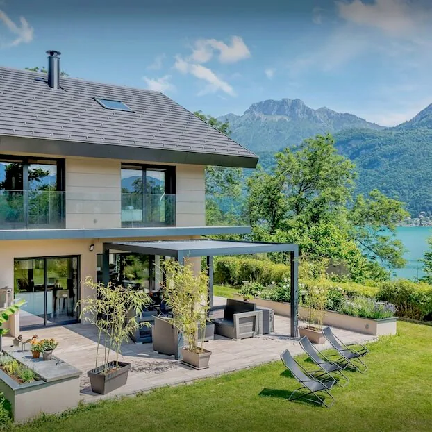 Finde eine Ferienunterkunft am Lac d'Annecy, Frankreich.