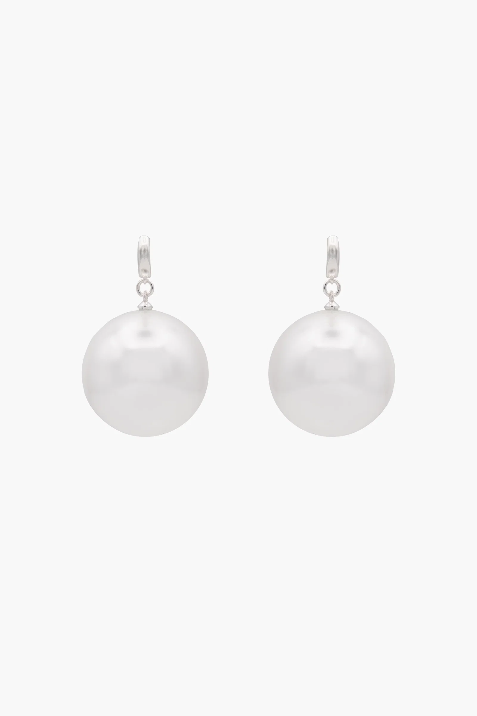 Image of BUBBLEGUM PEARL EARRINGS
