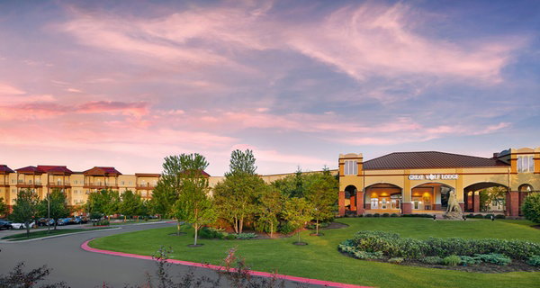 Stay at the Great Wolf Lodge Chicago with Water Park Access Included