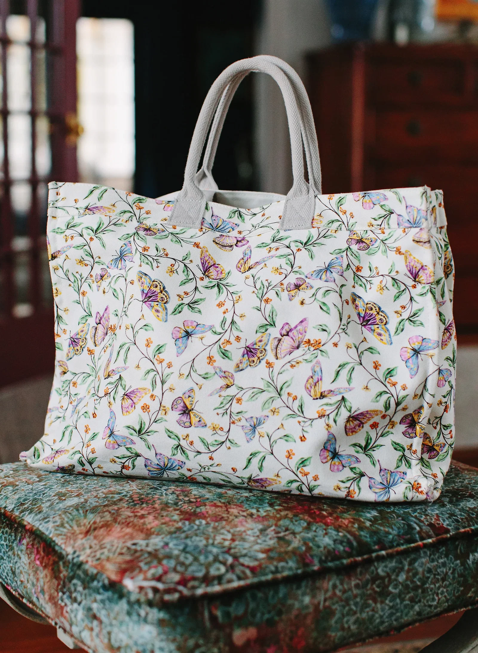 Image of Everywhere Tote Bag - Botanical Whisper