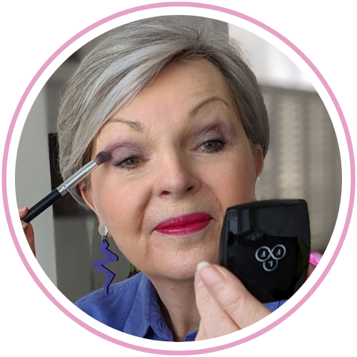 Open up your eyes with a flattering eyeshadow shade that makes them appear bigger and brighter