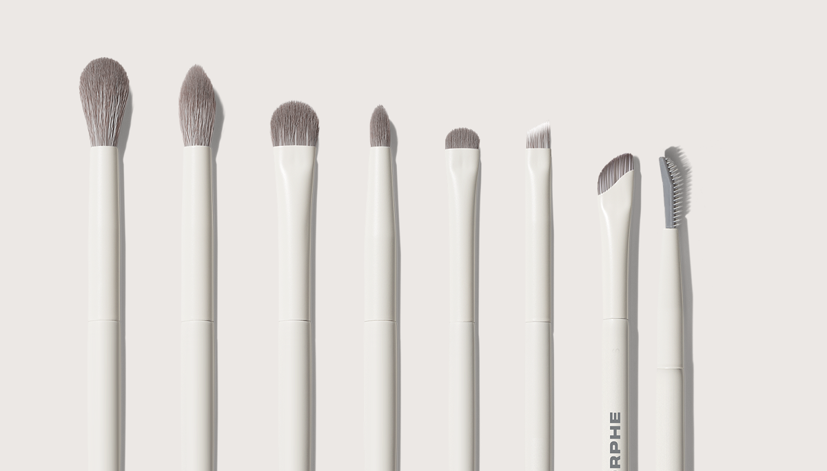 M200 Dual-Ended Cream & Powder Blush Brush Actually fantastic! "The angled end is SO GOOD for cream blush (....) and it's great to just flip the brush around and use the other end for the powder blush.” —Tamara + M240 Dual-Ended Cream & Powder Sculpt Brush Good quality “It's very convenient for applying my bronzer powder and finishing powder. Mess free and seamless application.” —Impsh + M300 Dual-Ended Eyeshadow Brush I would definitely buy again "This brush is one of the most comfortable and very easy to get the eyeshadow to blend well. I loveeeee!!!!! this product.” —Jaz 