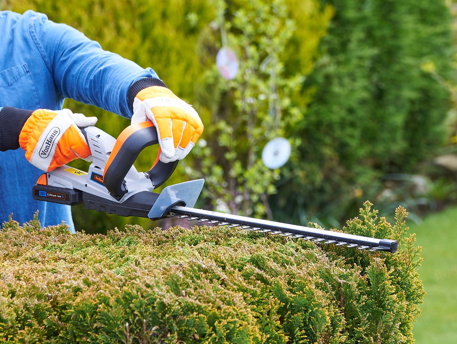 Hedge trimmers