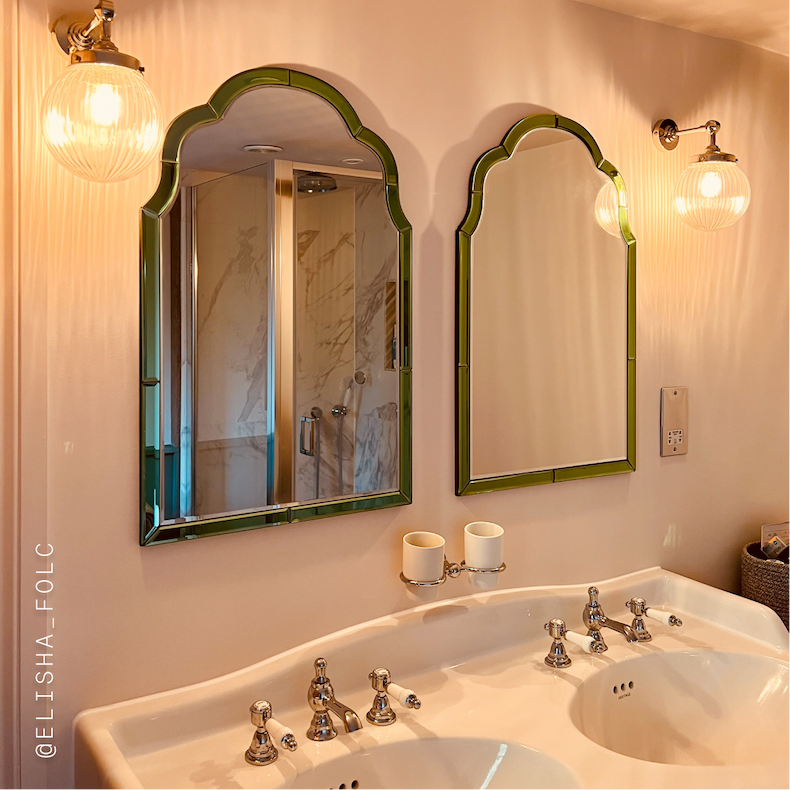 Pink 01 bathroom