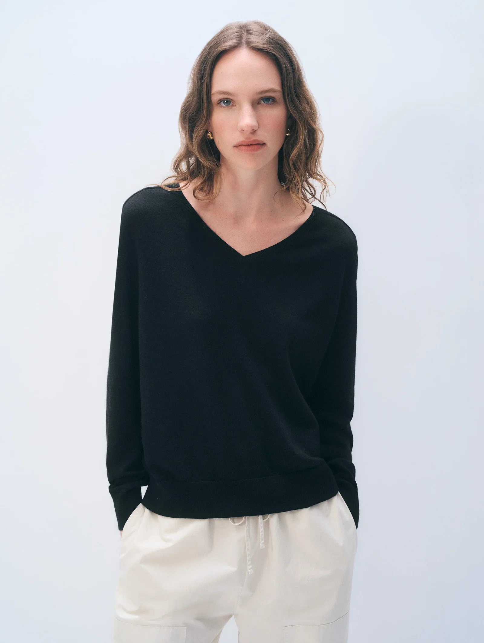 Image of Cashmere Linen Blend V Neck | Black