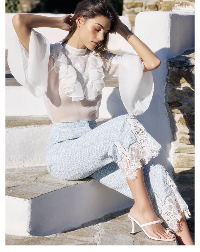 MID-SUMMER ESCAPE: THE ART OF EFFORTLESS STYLE