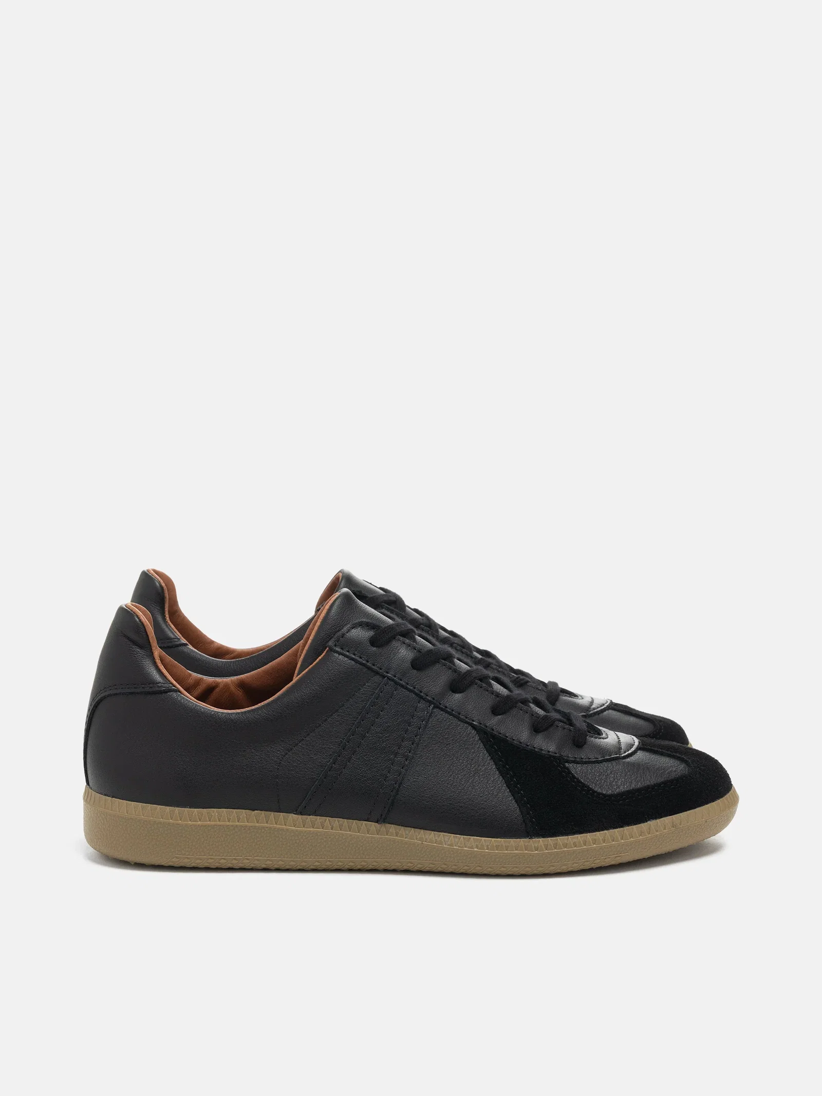 Image of 1700L German Military Trainer Black