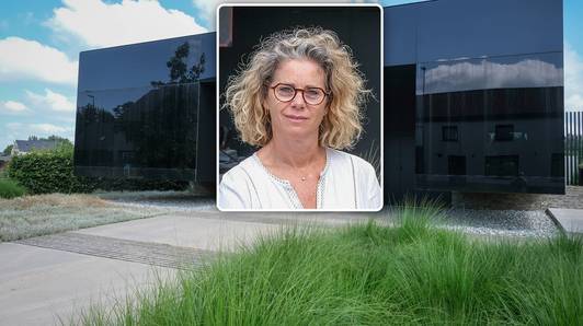 De woning van 1,5 miljoen euro die bijna buitenaards aandoet: voor deze mysterieuze zwarte kubus remmen zelfs bestuurders af