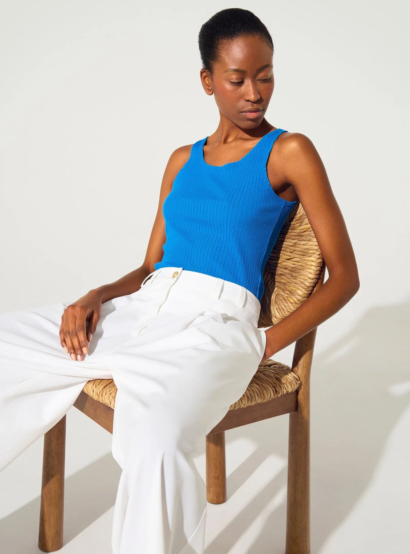 Image of Débardeur ajusté plissé en coton bleu