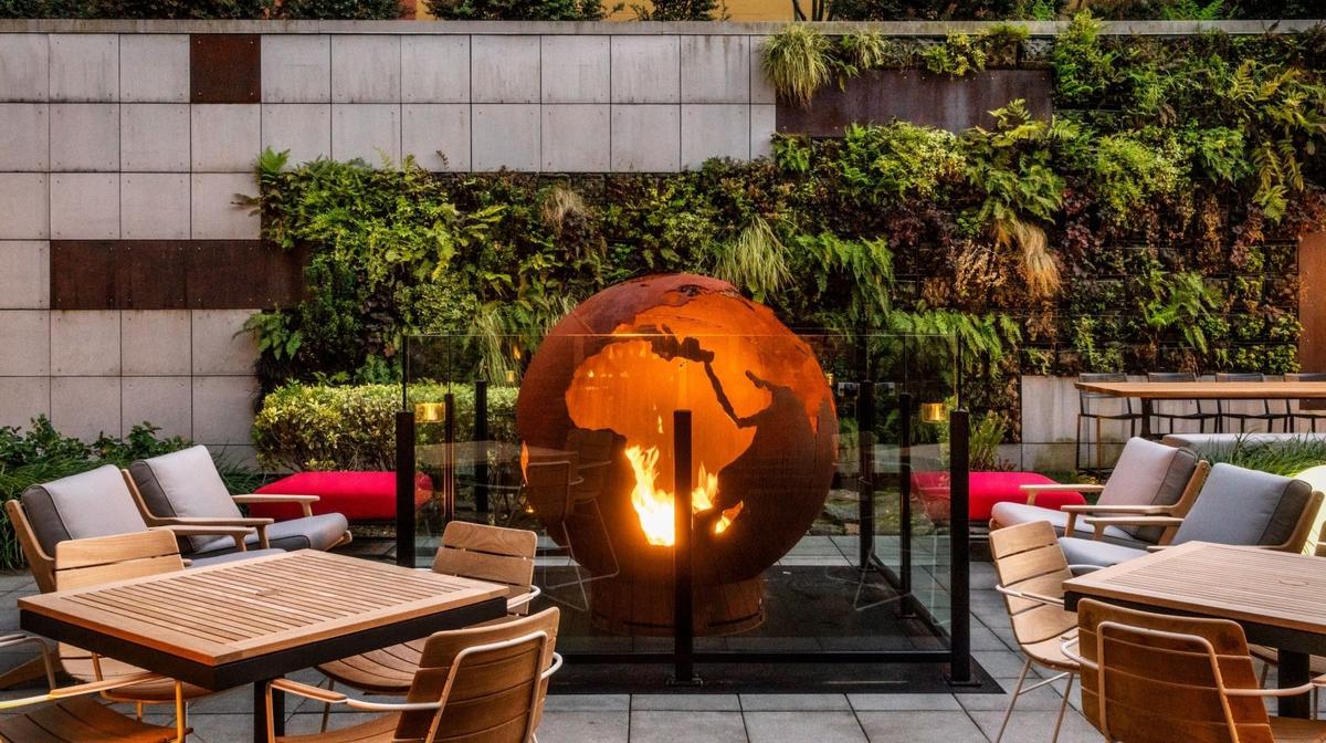 Downtown Portland Escape near Art Museum with Daily Breakfast & Complimentary Bike Rental