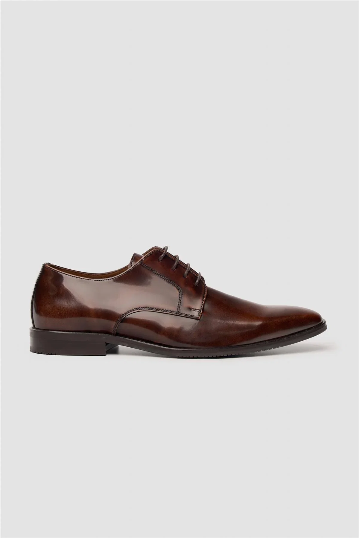 Image of Chester Tan Shoe