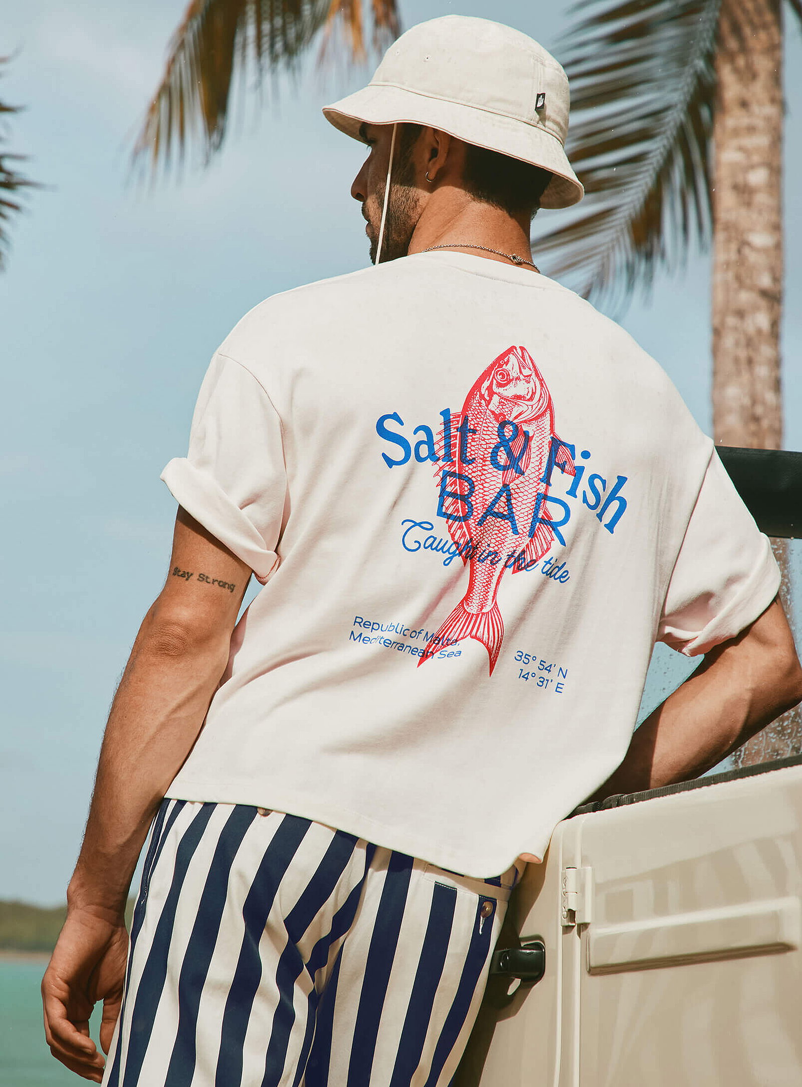 Summer destination T-shirt<br><b>Oversized fit</b>