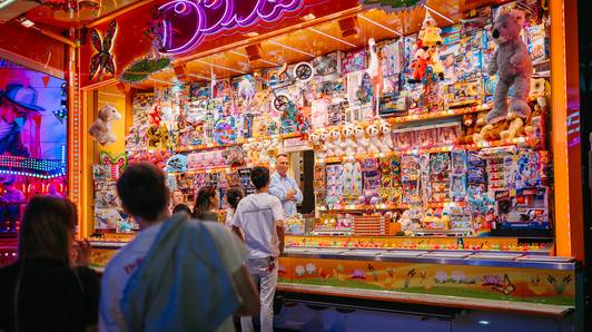 Drama op Italiaanse kermis: jongen (15) overlijdt na stroomschok aan voetbalautomaat
