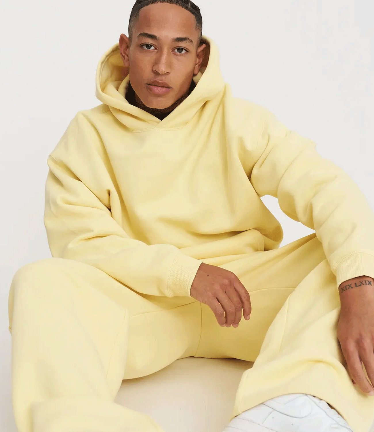 On Trend - Butter Yellow 