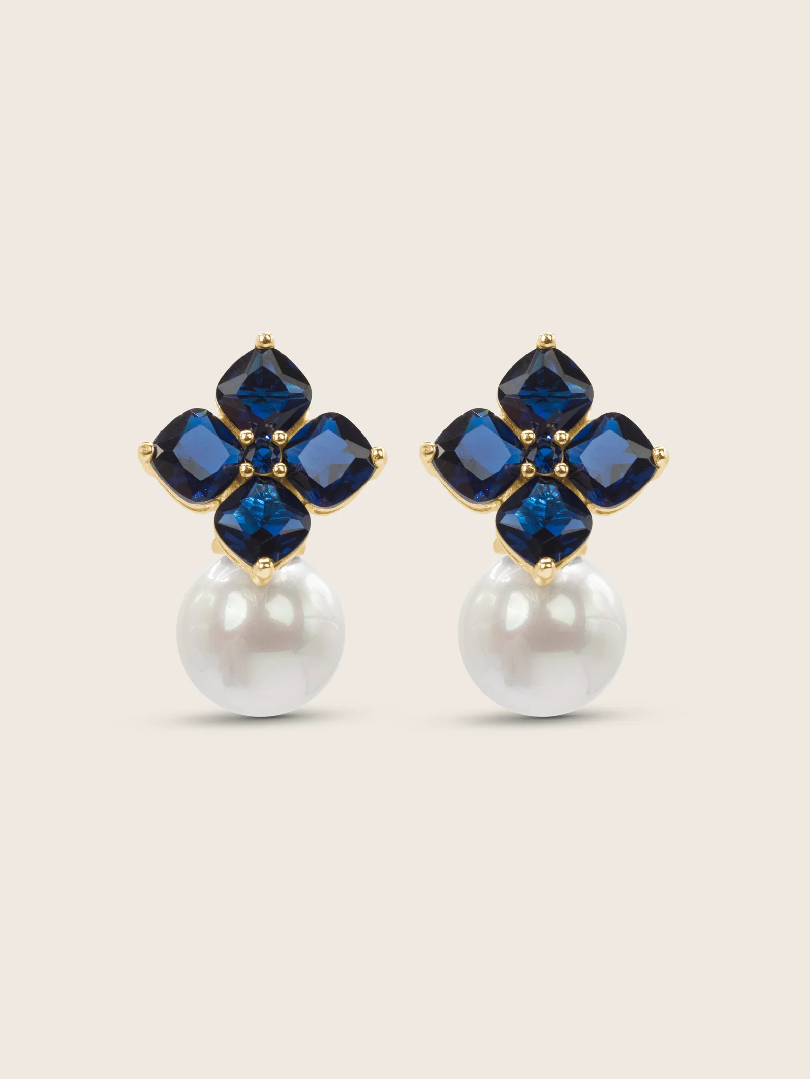 Image of Crystal Hydrangea Pearl Earrings - Blueberry
