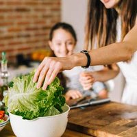 Concerned About Foodborne Illnesses? An MD’s Tips For Building A Resilient Gut